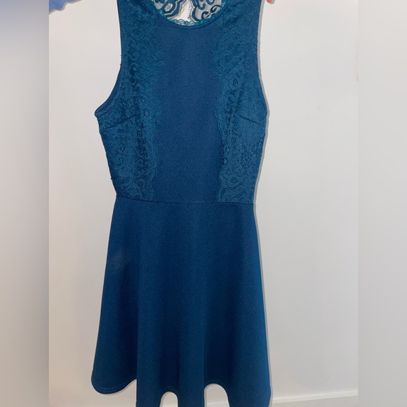 Dark blue Lulu’s dress size XS only worn once - Picture 4 of 4